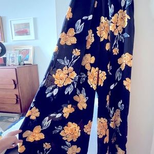Wide leg flower pants - perfect for summer 🌼